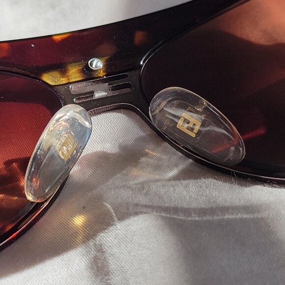 Authentic Fendi Aviator Sunglasses - Picture 9 of 16